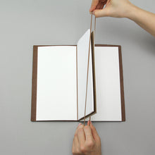 Load image into Gallery viewer, Traveler&#39;s Notebook Regular Size 021 Connecting Rubber Band
